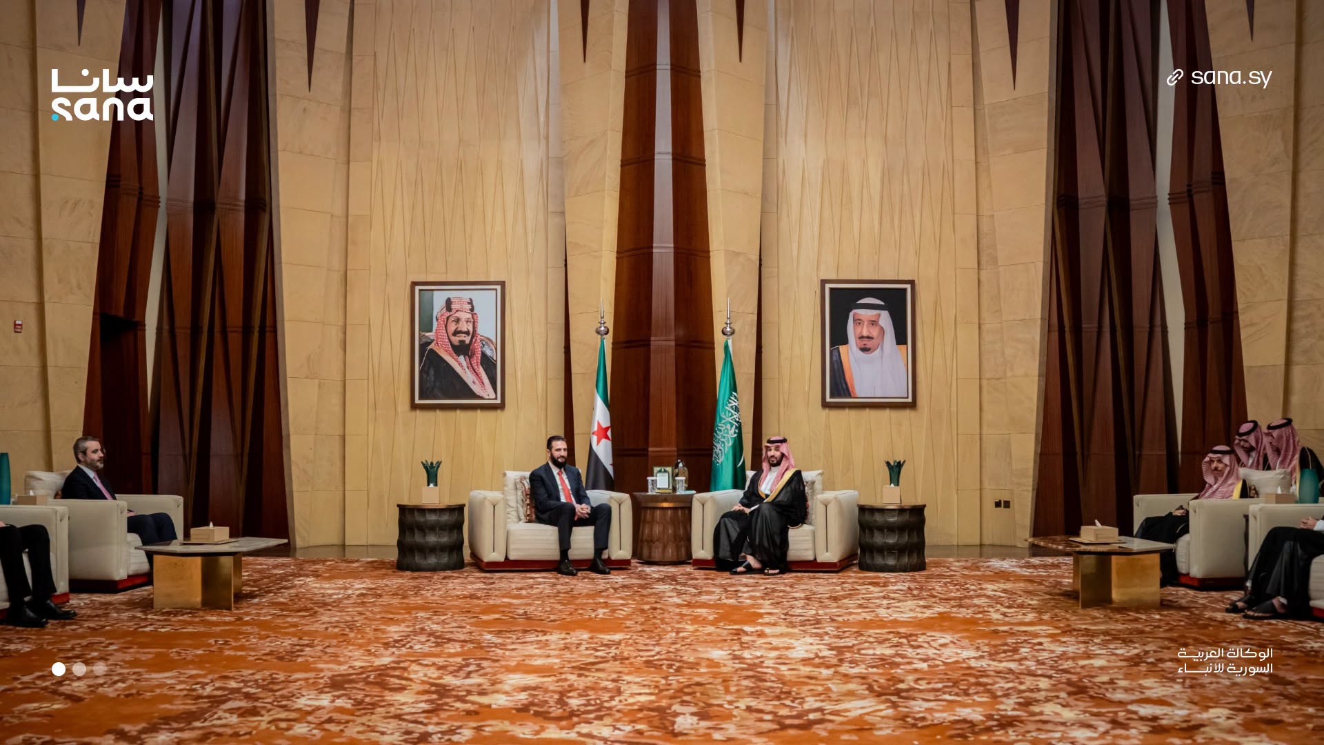 الرئيس أحمد الشرع يلتقي في الرياض ولي العهد رئيس مجلس الوزراء في المملكة ‏العربية السعودية الأمير محمد بن سلمان آل سعود